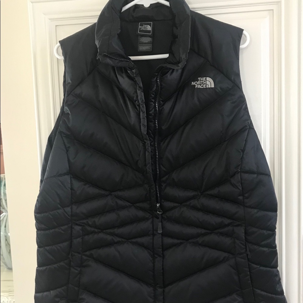 Woman’s XL North Face Vest Black. Like new